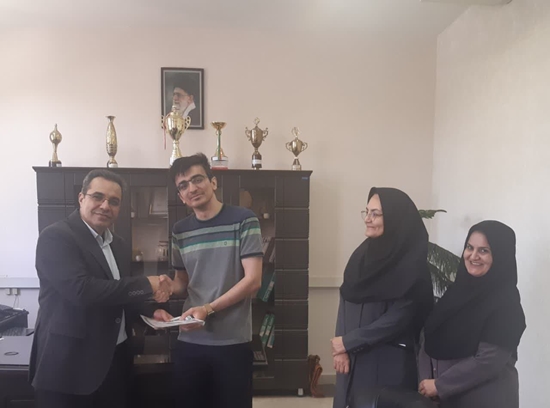 تقدیر از دانشجوی پرستاری نخبه